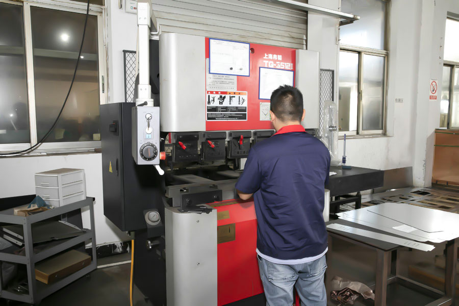 เครื่องดัดไฮดรอลิก