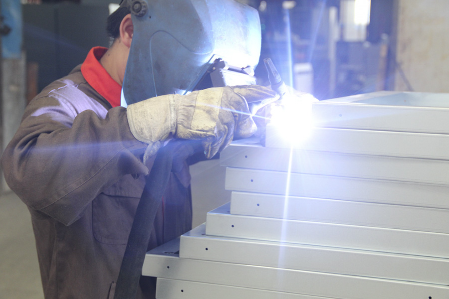 การเชื่อมด้วยมือ